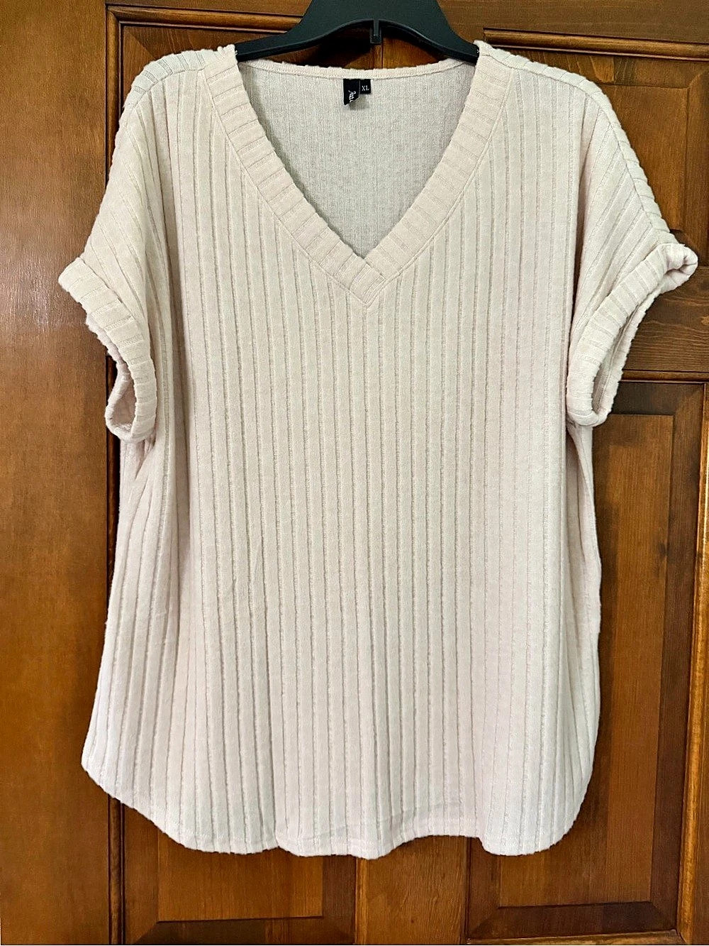 A.n.a V-Neck Ribbed Tunic in Cream XL Like New